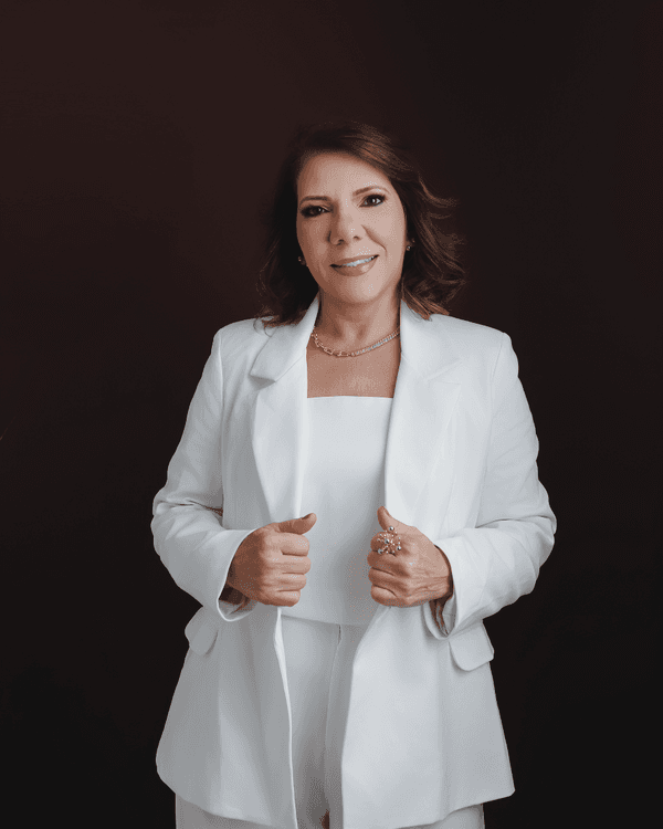 Maria Angela Luz Firmino Gomes, advogada